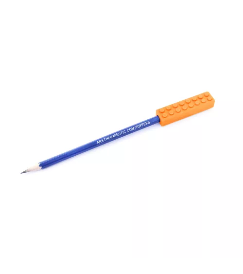 Bündel mit verschiedenfarbigen Stiften, die mit Brick-Aufsätzen ausgestattet sind