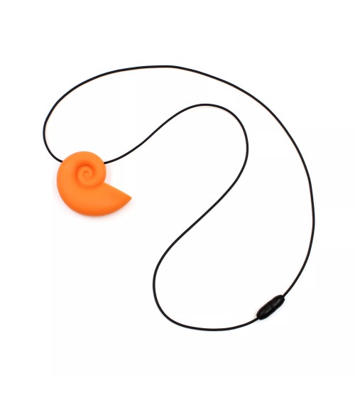 Chewable shell necklace from Ark-Therapeutic – discreet help for calming and concentration