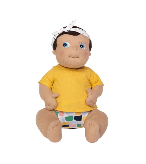 Baby dart Disa of Rubens Barn, 45cm tall, with soft body made of organic cotton fleece, creamy skin tones and brown hair.