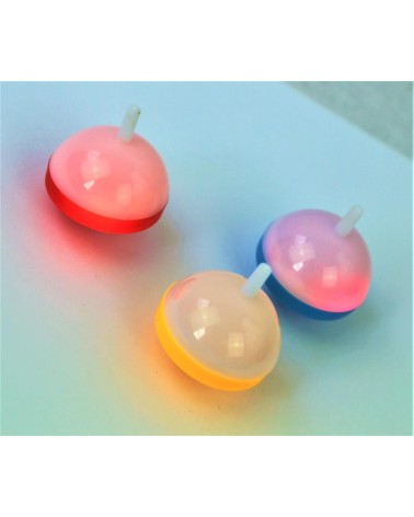 Bombilla de luz - Tamaño: 4x5cm - Material: plástico, metal - 1,10