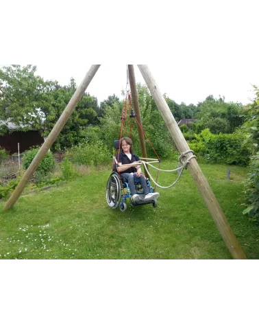 Mobile rolstoel swing voor kinderen in de buurt. Verzamel instructies en transportzak